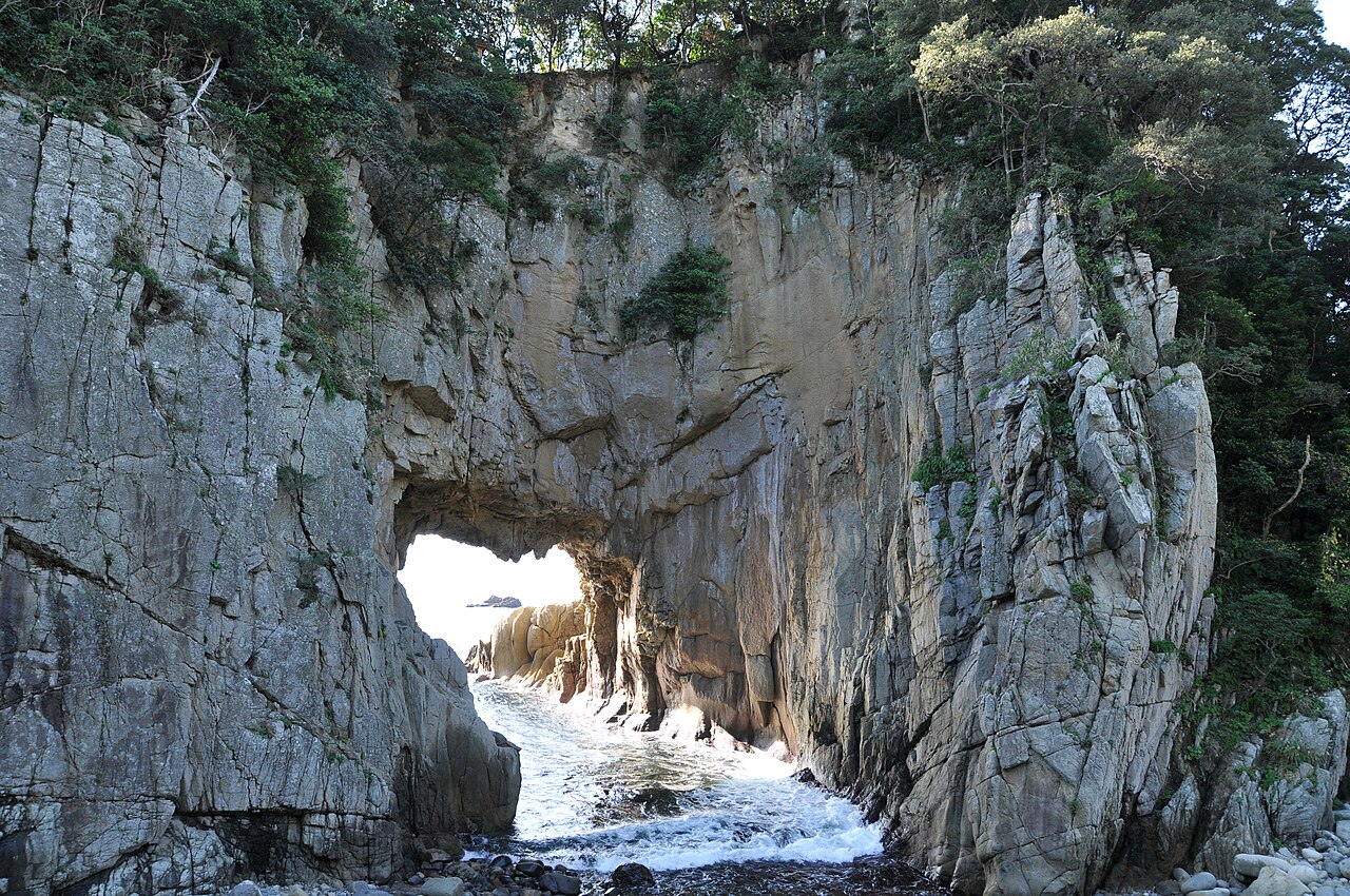 白山洞門(高知県)