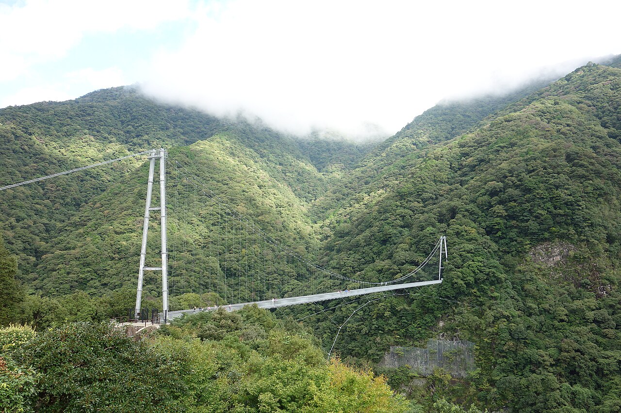 綾の照葉大吊橋(宮崎県)