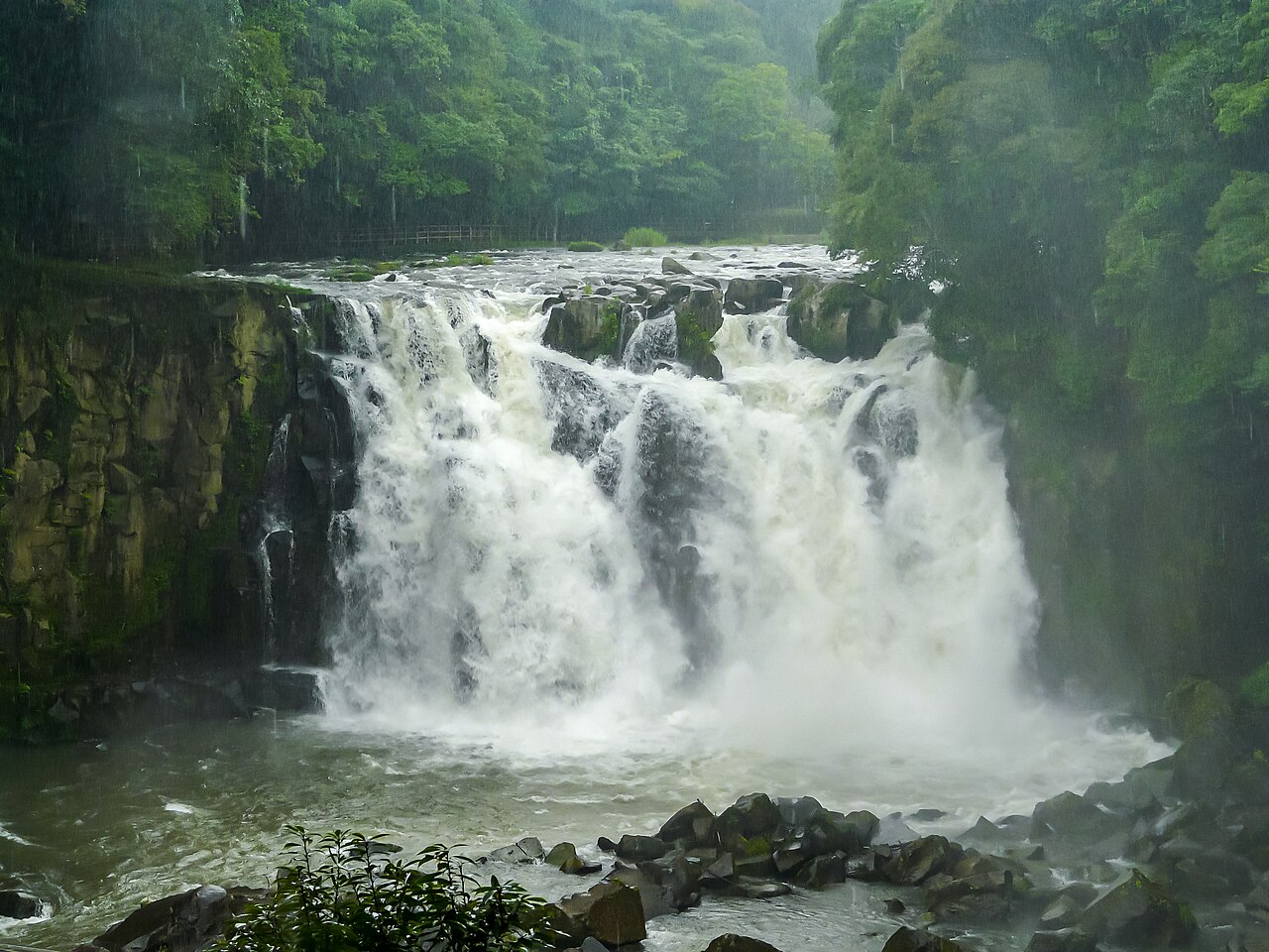 関之尾滝（宮崎県）