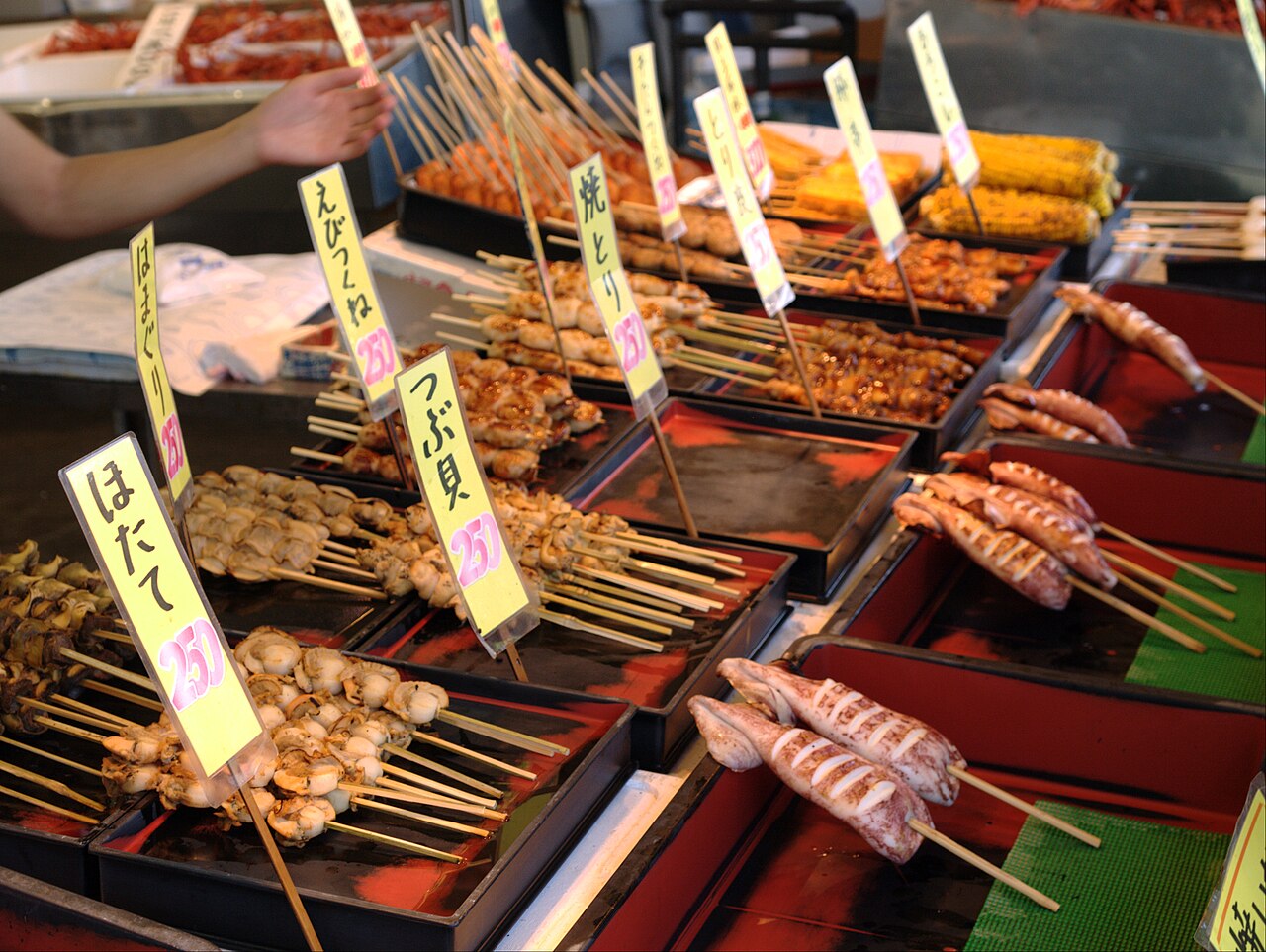 寺泊魚の市場通り(新潟県)