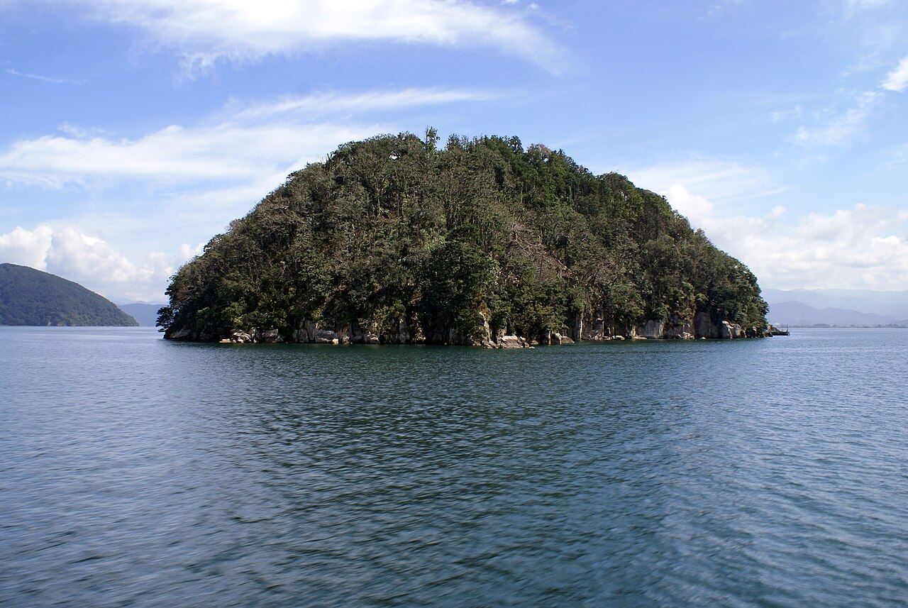 竹生島（滋賀県長浜市）