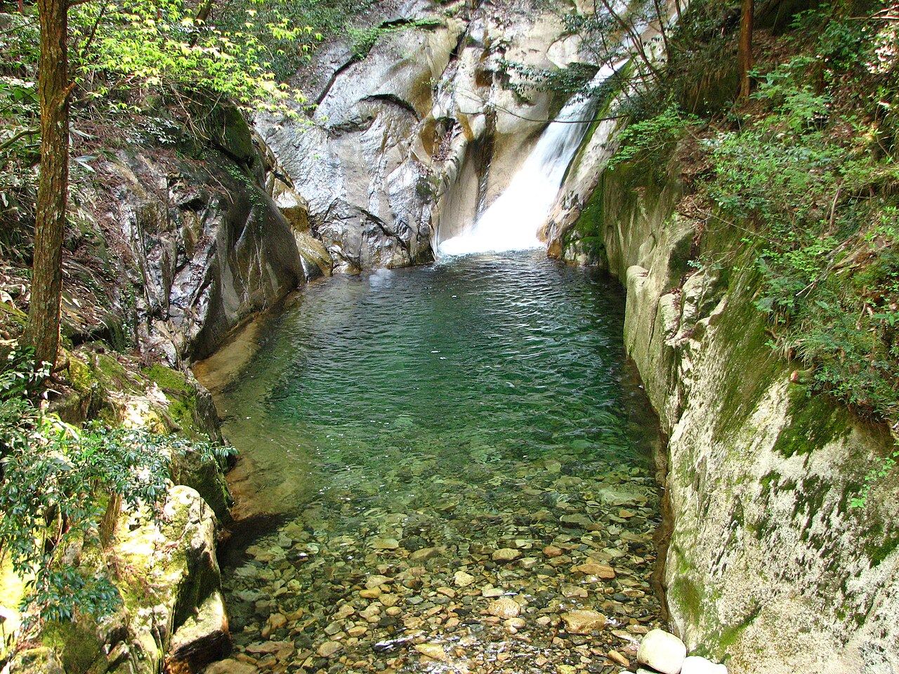 寂地峡（山口県岩国市）